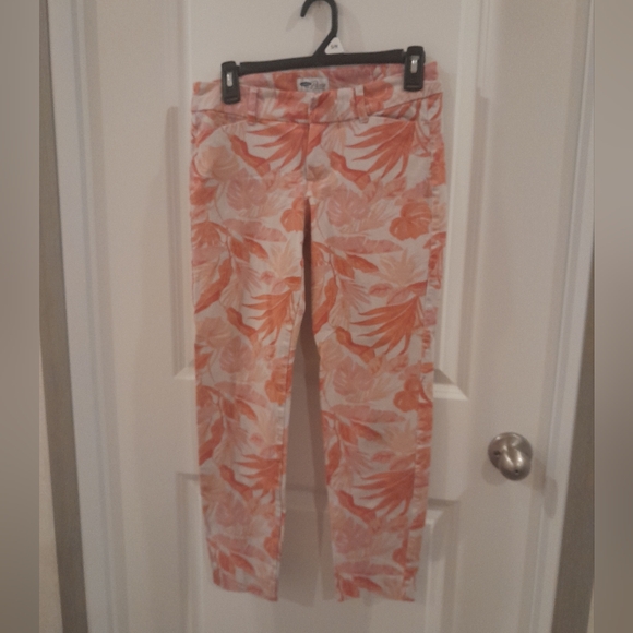 Old Navy Pixie Pants in Coral and White Size 6 Regular - Picture 1 of 4